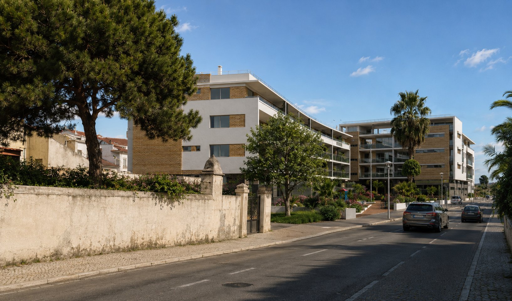 Zona pedonal e jardins entre os dois blocos